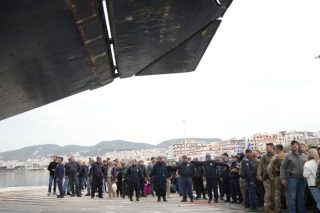 Η απελπισία στη Λέσβο έκλεισε και το λιμάνι